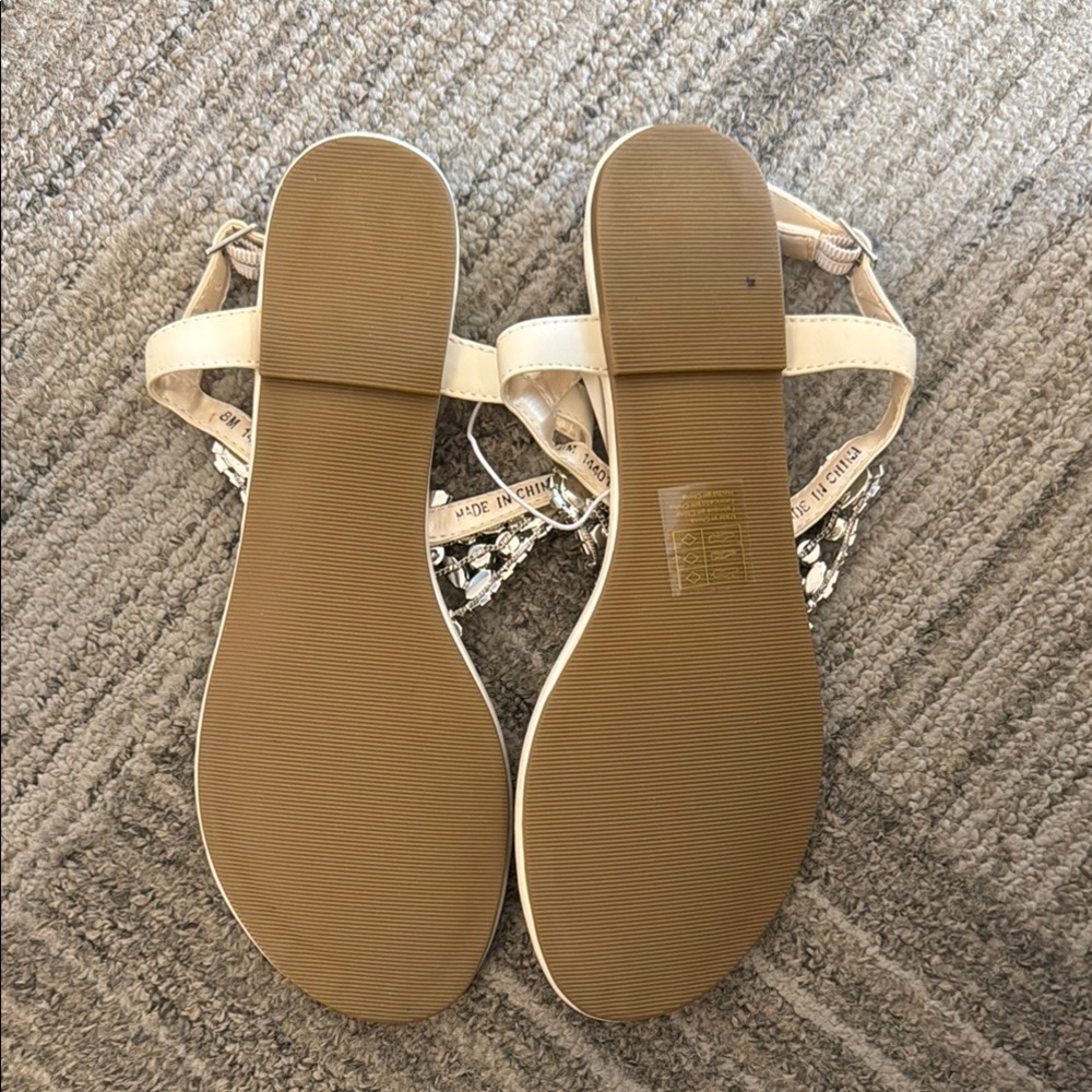 Elegant Rhinestone Sandals - Picture 2 of 4